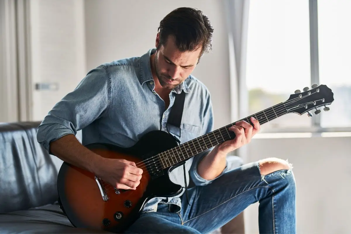 A Quick Guide To Mastering The Six Most Commonly Used Guitar Scales