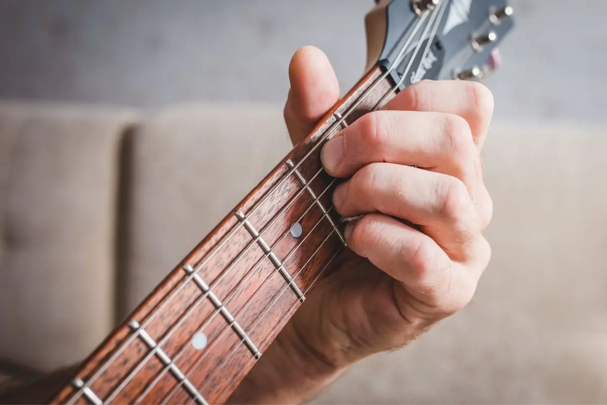 B Chord On Guitar: 5 Ways To Play (Easy to Less) + 3 Tips That Work