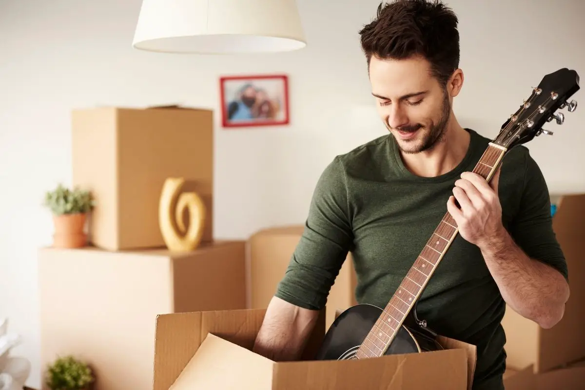 How Much Does It Cost To Ship A Guitar