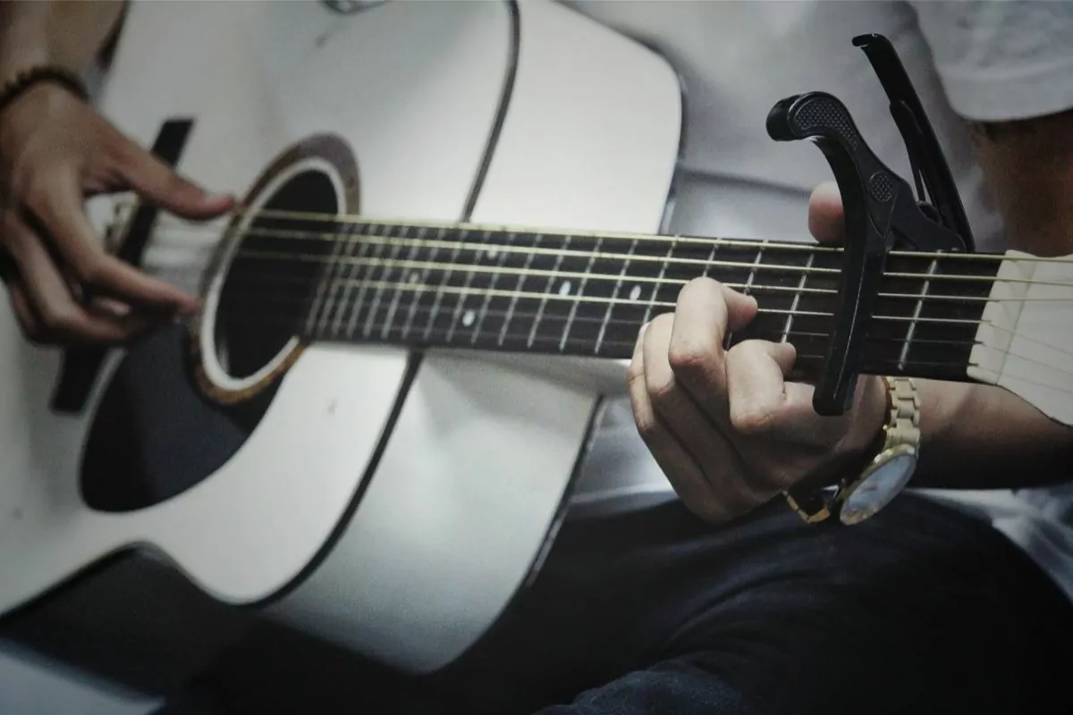 Dreadnought vs Concert: Which is a Better Acoustic Guitar Variant?