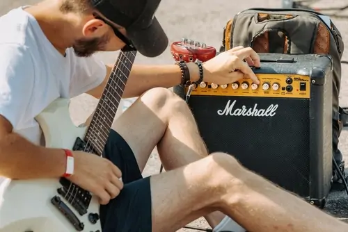 Should I Still Play Guitar Even When My Fingers Hurt